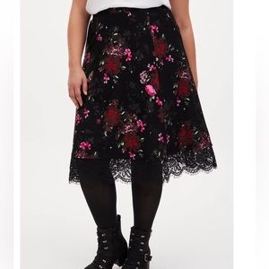 Torrid Floral Ponte Lace Midi Skirt Size 2X POCKETS Plus Size‎